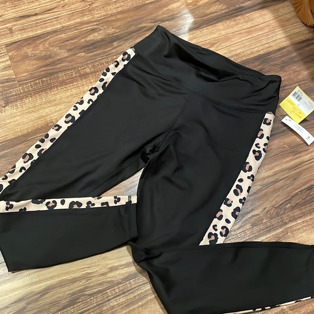 Cabana by Crown and Ivy leggings